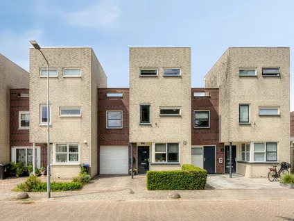 Tussenwoning te koop: Twaalf Apostelen 19, Latenstein Tiel