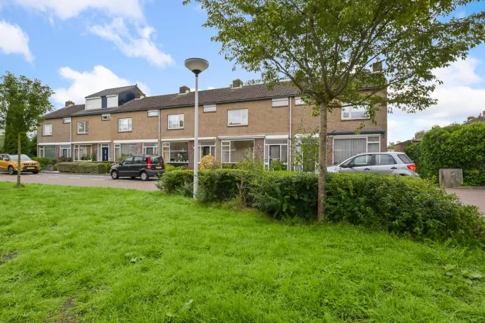 Tussenwoning te koop: Tweebeen 4, Zaandijk