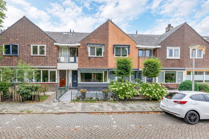 Tussenwoning te koop: Tweede kade 66, Gouda