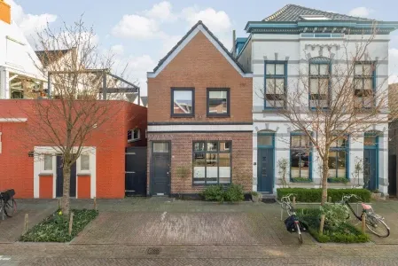 Twee-onder-één-kap te koop: Tweede Markstraat 1, Chassé Breda