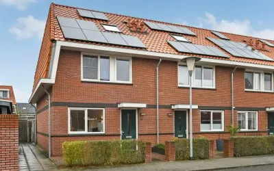 Hoekwoning te huur: Tweelingen 1, Vierslag Elst