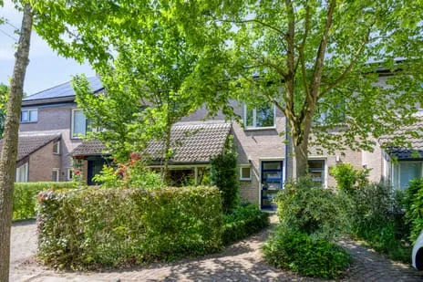 Tussenwoning te koop: Tweelingenlaan 125, 't Eigen en Hoogstraat Son En Breugel