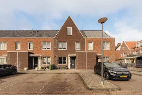 Tussenwoning te koop: Twijnderlaan 4, Centrum Aalsmeer