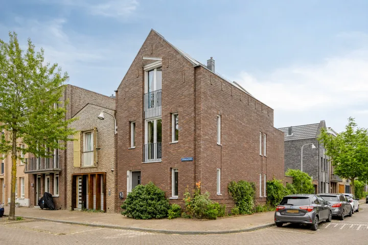 Hoekwoning te koop: Uitdamstraat 35, Zuiderzeestedenbuurt-West Amersfoort