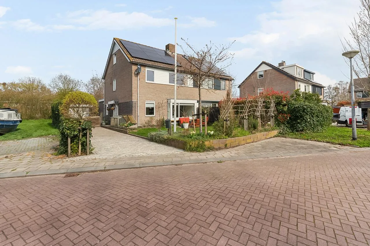 Twee-onder-één-kap te koop: Uiterdijksehof 54, Nederhorst Den Berg