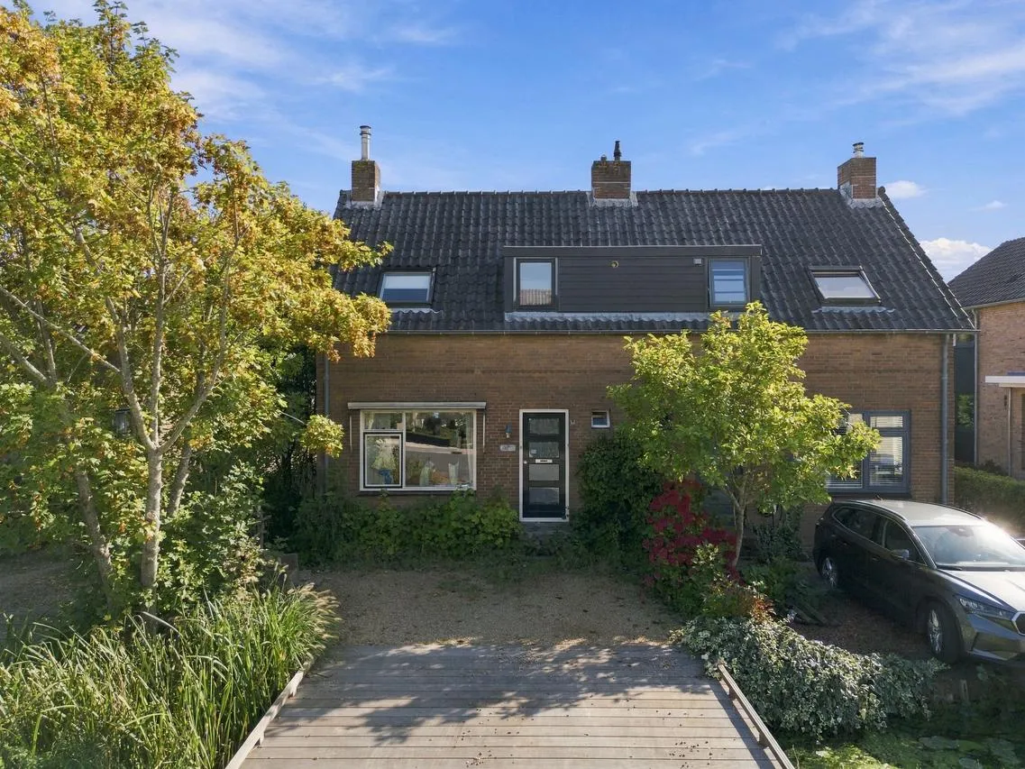 Twee-onder-één-kap te koop: Uiterweg 287, Aalsmeer