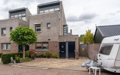 Twee-onder-één-kap te koop: Uithof 3, Hedel Hedel
