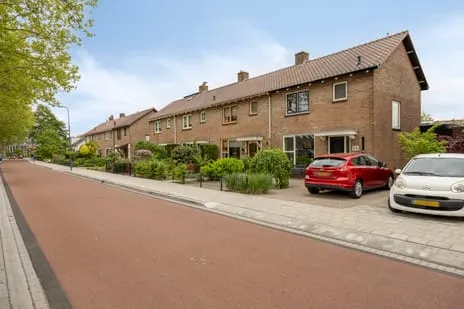 Hoekwoning te koop: Uitweg 25, Harmelen-Zuid (dorp) Harmelen