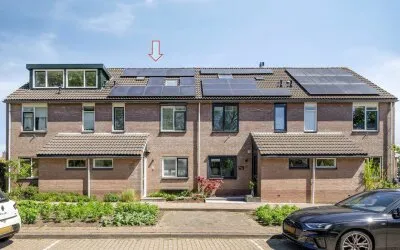 Tussenwoning te koop: Uitweg 85, Harmelen-Zuid (dorp) Harmelen