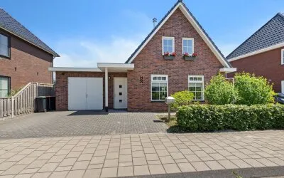 Vrijstaande woning te koop: Ultramarijn 32, De Gilden Dronten