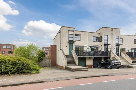 Hoekwoning te koop: Uniceflaan 23, Wagenzicht Hellevoetsluis