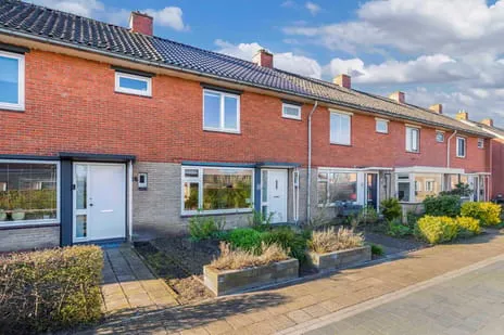 Tussenwoning te koop: Ureterperend 24, De Bouwen noord Drachten