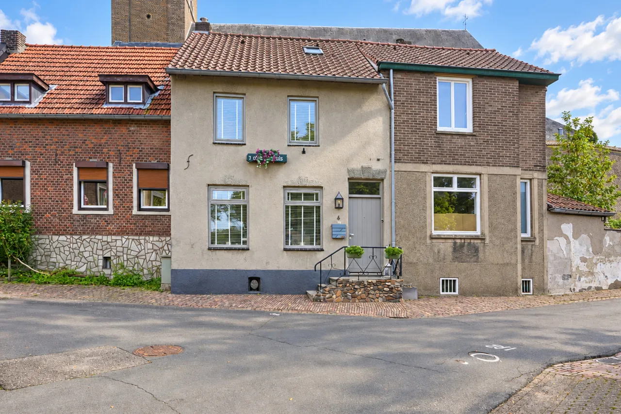 Tussenwoning te koop: Urmonder Maasstraat 4, Urmond
