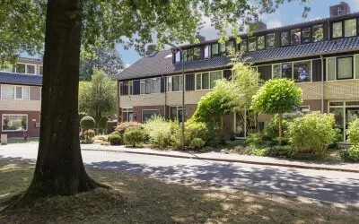 Tussenwoning te koop: Ursula van Raesfeltlaan 12, De Steeg