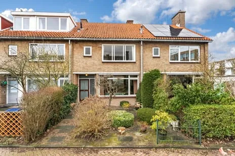 Tussenwoning te koop: Ursulaland 125, 'S-Gravenhage