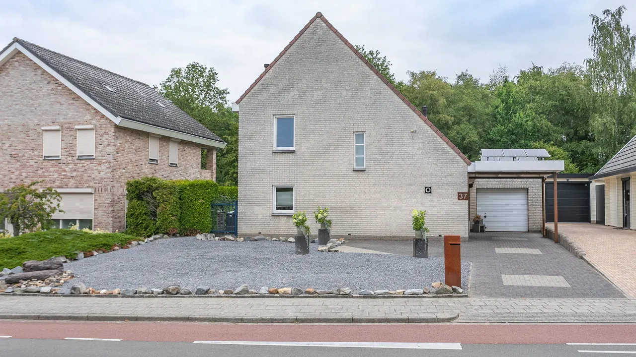 Vrijstaande woning te koop: Uterweg 37, Heerlen