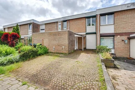 Tussenwoning te koop: Uterweg 64, Uterweg Heerlen