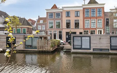 Appartement te koop: Utrechtse Veer 22, Leiden