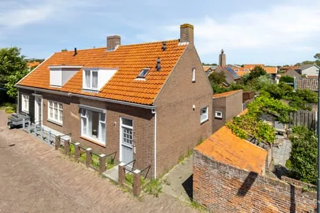 Twee-onder-één-kap te koop: Utrechtsestraat 1, Westkapelle Westkapelle