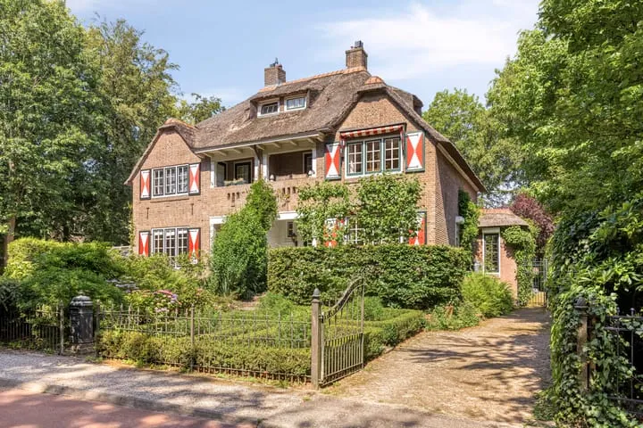 Twee-onder-één-kap te koop: Utrechtseweg 215, Oranjebuurt Amersfoort