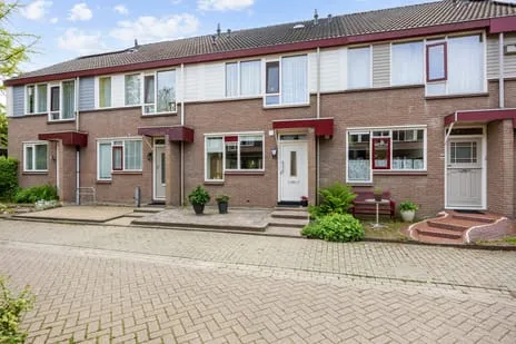 Tussenwoning te koop: Vaargeul 45, Lewenborg-West Groningen
