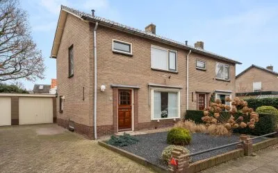 Twee-onder-één-kap te koop: Vaarkamper Engweg 116, Wormshoef Lunteren