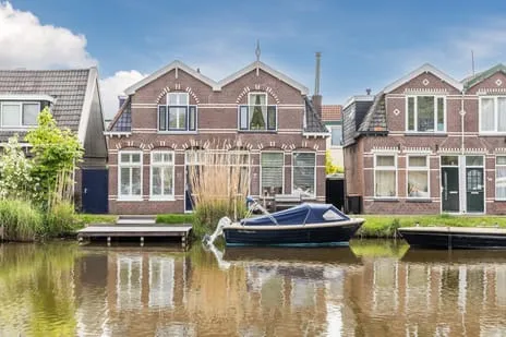 Twee-onder-één-kap te koop: Vaartdijk 18, Industriebuurt Wormerveer