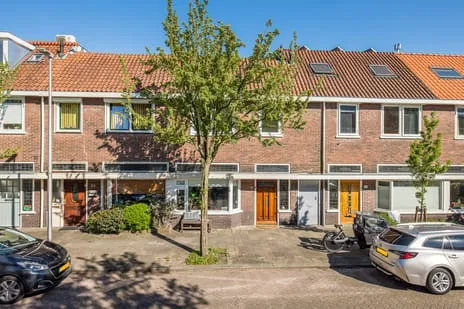 Tussenwoning te koop: Vaartscherijnstraat 24, Oud Hoograven-Noord Utrecht