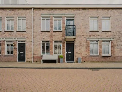 Tussenwoning te koop: Vaartstraat 4, Kern Spijkenisse