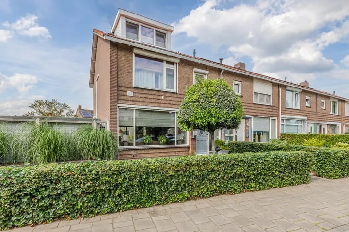 Corner house for sale: Valburgseweg 62, de Kist Elst (Ge)