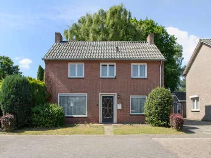 Vrijstaande woning te koop: Valensplein 1, Hoogeloon Hoogeloon