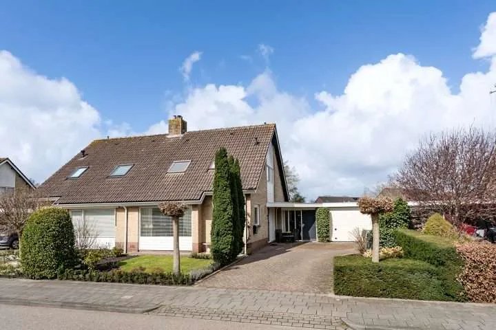 Tussenwoning te koop: Valeriaan 31, Heerenveen