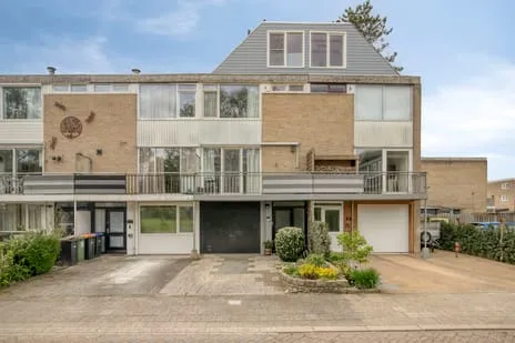 Tussenwoning te koop: Valeriaanstraat 27, Smitsveen Soest