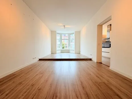 Apartment for rent: Valeriusstraat 32A, Stadhoudersplantsoen 'S-Gravenhage