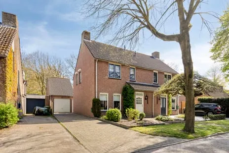 Twee-onder-één-kap te koop: Valkenaar 10, Hooge Mierde Hooge Mierde