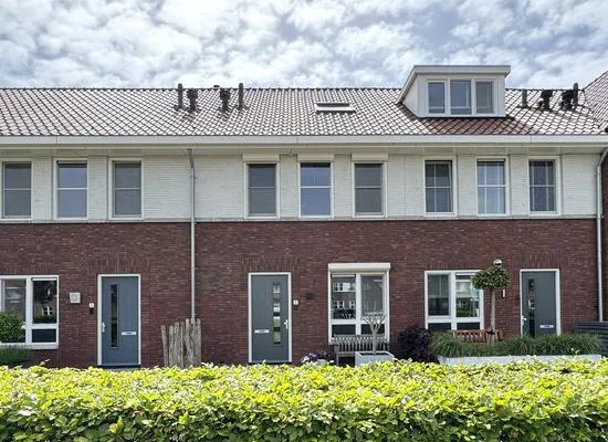 Tussenwoning te koop: Valkenbergse Amer 6, Verspreide huizen Willemstad Willemstad