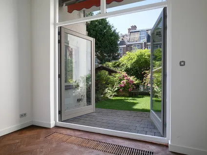 Tussenwoning te huur: Valkenboslaan 141, Valkenboskwartier 'S-Gravenhage