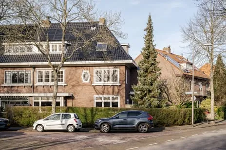 Twee-onder-één-kap te koop: Valkenburgerlaan 1, Van Merlenbuurt en Valkenburgerplein en omgeving Heemstede
