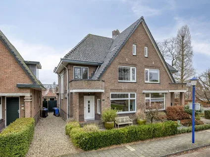 Twee-onder-één-kap te koop: Valkenburgerlaan 111, Biezen-West Boskoop