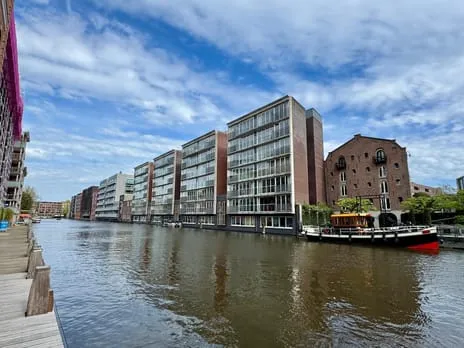 Apartment for sale: Valkenburgerstraat 194T, Uilenburg Amsterdam