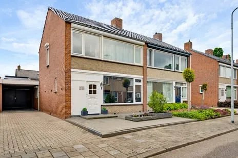 Twee-onder-één-kap te koop: Valkenburgstraat 18, Groenewoud-Zuid Weert