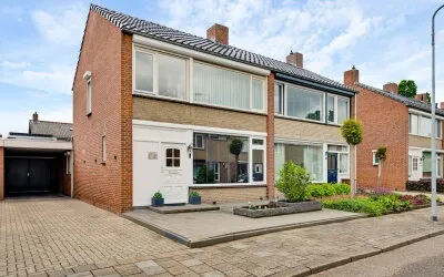 Twee-onder-één-kap te koop: Valkenburgstraat 18, Groenewoud-Zuid Weert