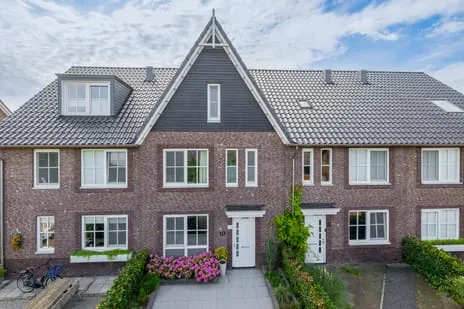 Tussenwoning te koop: Valkenburgweg 10, Verspreide huizen van Odijk Odijk