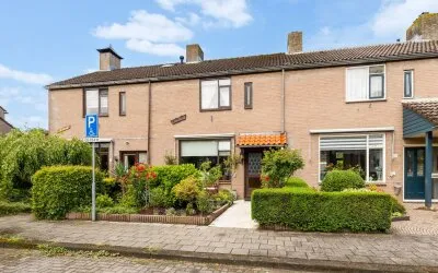 Tussenwoning te koop: Valkenhof 38, Strijland-west Nijkerk