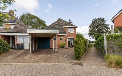 Corner house for sale: Valkenhof 51, Varsseveld Varsseveld