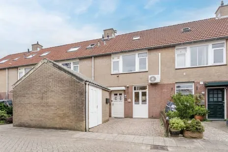 Tussenwoning te koop: Valkenier 7, Rhoon Noord Rhoon