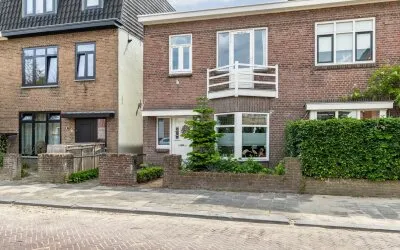 Twee-onder-één-kap te koop: Valkenierslaan 218, Blauwe Kei Breda