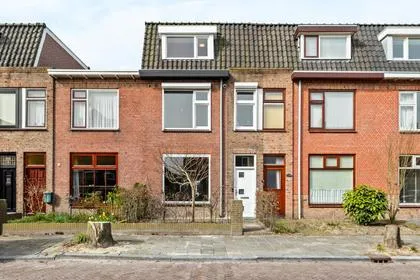 Tussenwoning te koop: Valkenierslaan 227, Blauwe Kei Breda