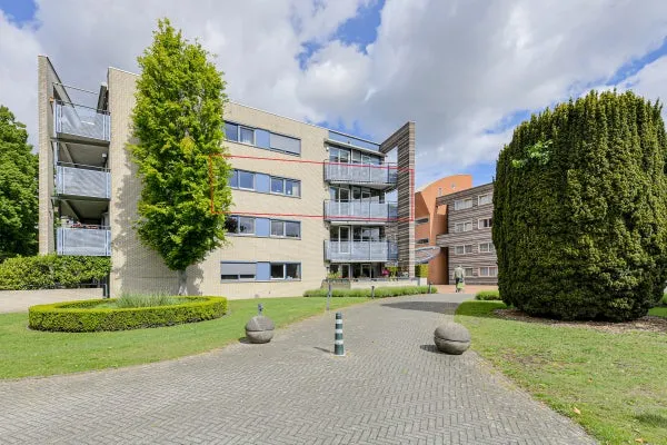 Tussenwoning te koop: Valkenierslaan 35, Blauwe Kei Breda