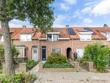 Tussenwoning te koop: Valkenierstraat 37, Fatima West Tilburg